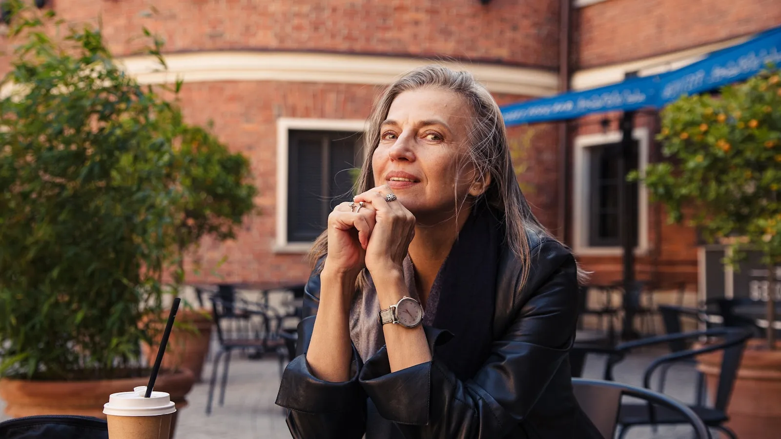 Bloedprikken voor de overgang: welke hormonen worden getest?
